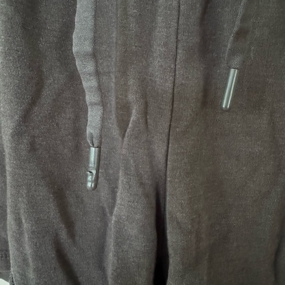 Cozy Earth women’s ultra-soft Jogger Bamboo Shorts, small - Picture 3 of 5